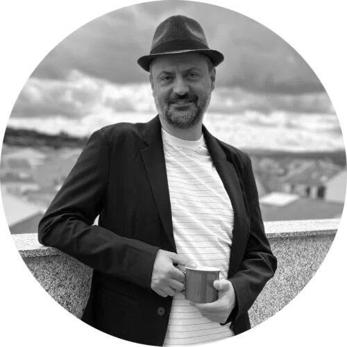 Coach personal, asesor y mentor en alta sensibilidad. Ofrece asesorías y seguimientos para padres con niños altamente sensibles.